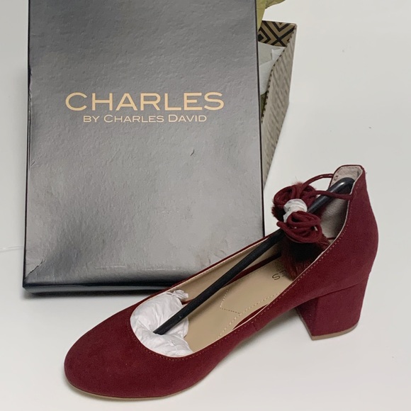 NWT CHARLES BY CHARLES DAVID LIBBY POM POM ROUND TOE PUMPS  8M - Picture 4 of 6